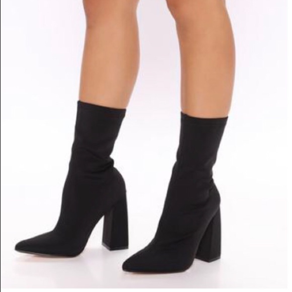 Fashion Nova black booties size 11